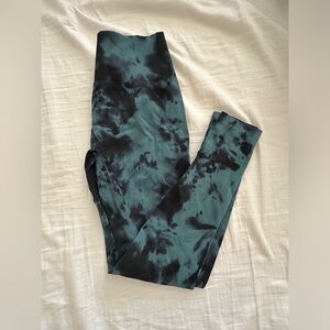 AUROLA MED TIE DYE LEGGINGS. So cute